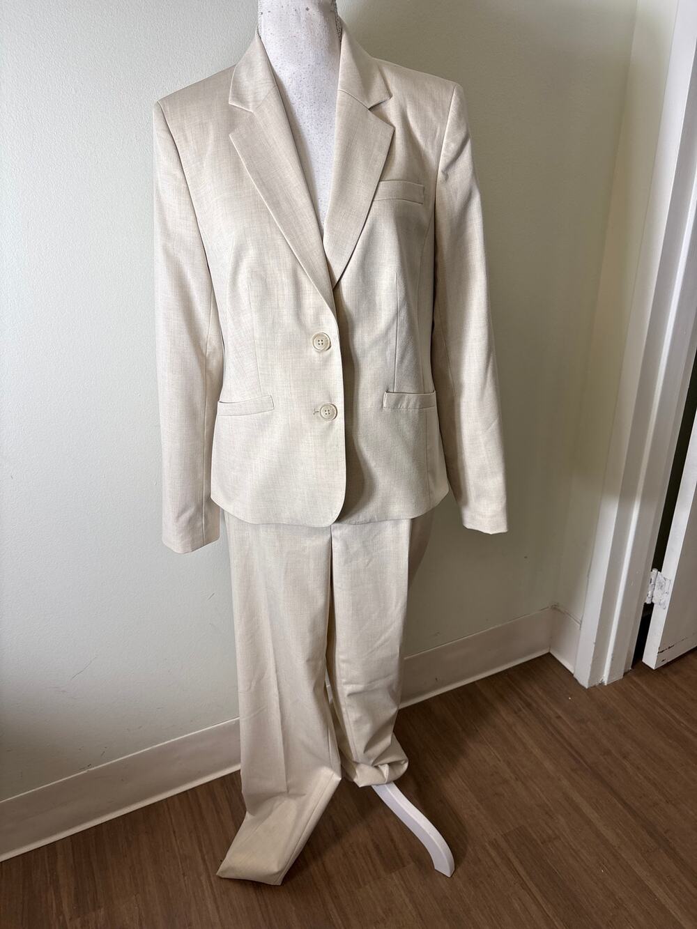Jones New York Oyster Two Piece Pant Suit Sz 10